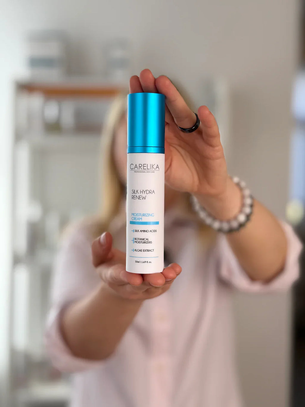 CARELIKA Silk Hydra Renew Moisturizing Cream